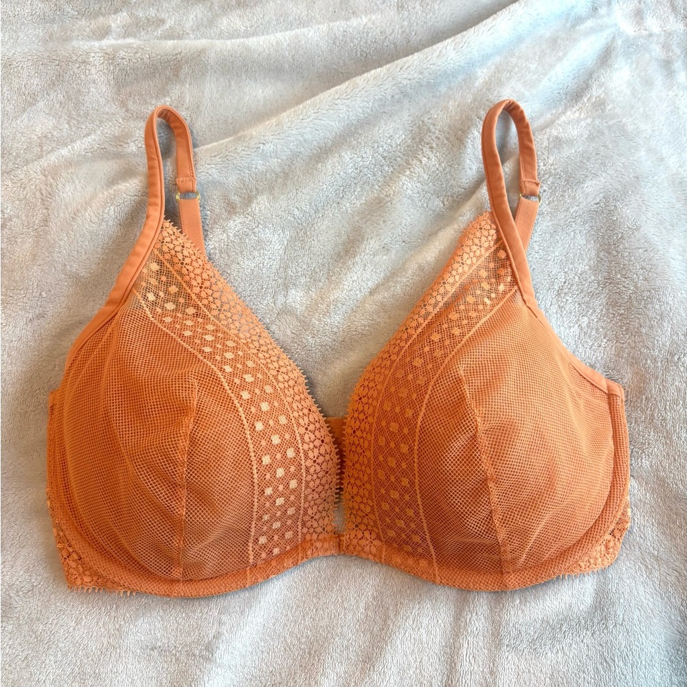 Victoria's Secret Peach Lace Bra